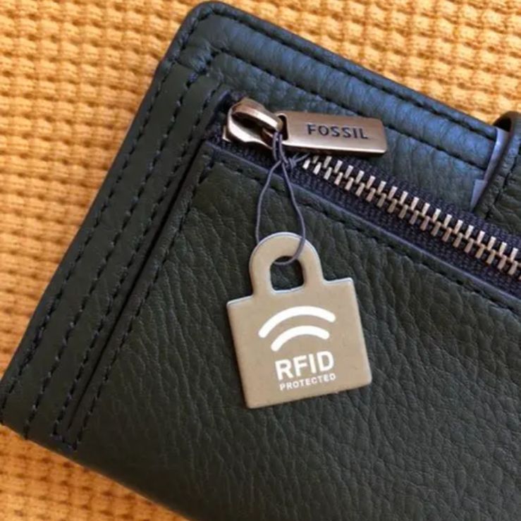 新品》FOSSIL☆タブクラッチ長財布(グリーン) - メルカリ