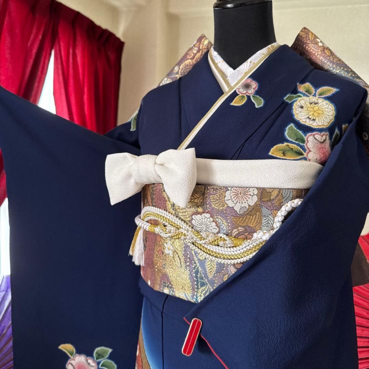 振袖フルセット(7点)・成人式・古典柄・作家物・落款入り・金銀彩加工・鹿の子絞り 振袖フルセット(7点)・成人式・古典柄・作家物・落款入り・金銀彩加工・