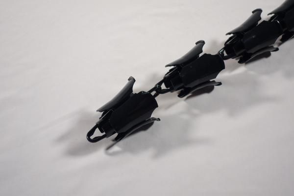 【新品・2営業日で発送】イワキ 化粧くさり2型 ブラック 1M KQ6945