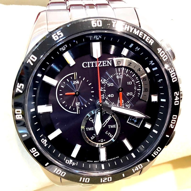 稼働品CITIZEN⁄シチズン 電波ソーラー AT3004 黒文字盤 赤秒針 美品
