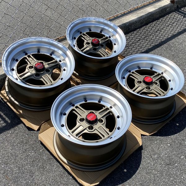 カスタムサイズ 15×8.0J±0