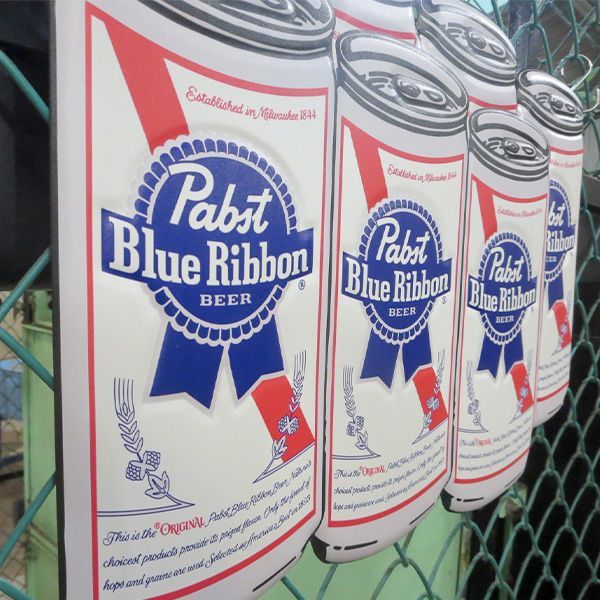 ダイカット エンボス メタルサイン Pabst Glass Blue Ribbon 6 Cans