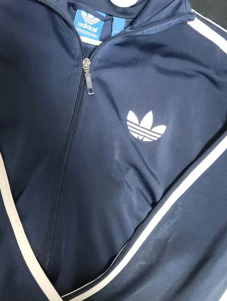 adidas アディダス
