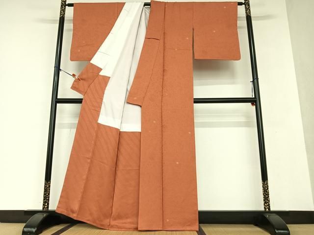 平和屋着物●本加賀友禅作家　柿本一郎監修　色無地　天蚕糸　縫取　風景舞花地紋　蘇芳色　正絹　逸品　AAAV7452zg 平和屋着物○本加賀友禅作家 柿本一郎監修 色無地 天蚕糸 縫取 風景