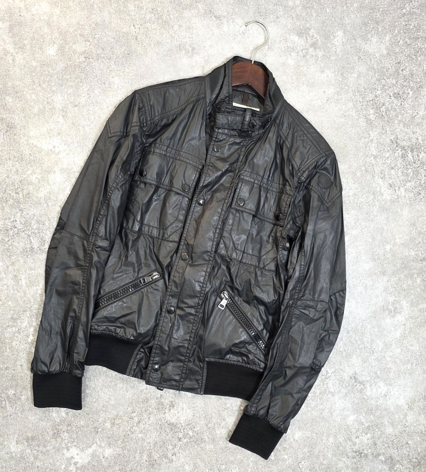 MONCLER (モンクレール) ロゴパッチ付きポケット フルジップ