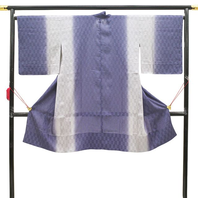新古品 着物衿 コート 単衣 正絹 手ぼかし染 濃青紫 灰桜 ぼかし 地紋 変わり市松 春 秋 鈴乃屋扱い カジュアル 着物衿コート 仕立て上がり 身丈110 裄丈66.5 Ｍサイズ 透け感 ハオリモノ みやがわ sb16435