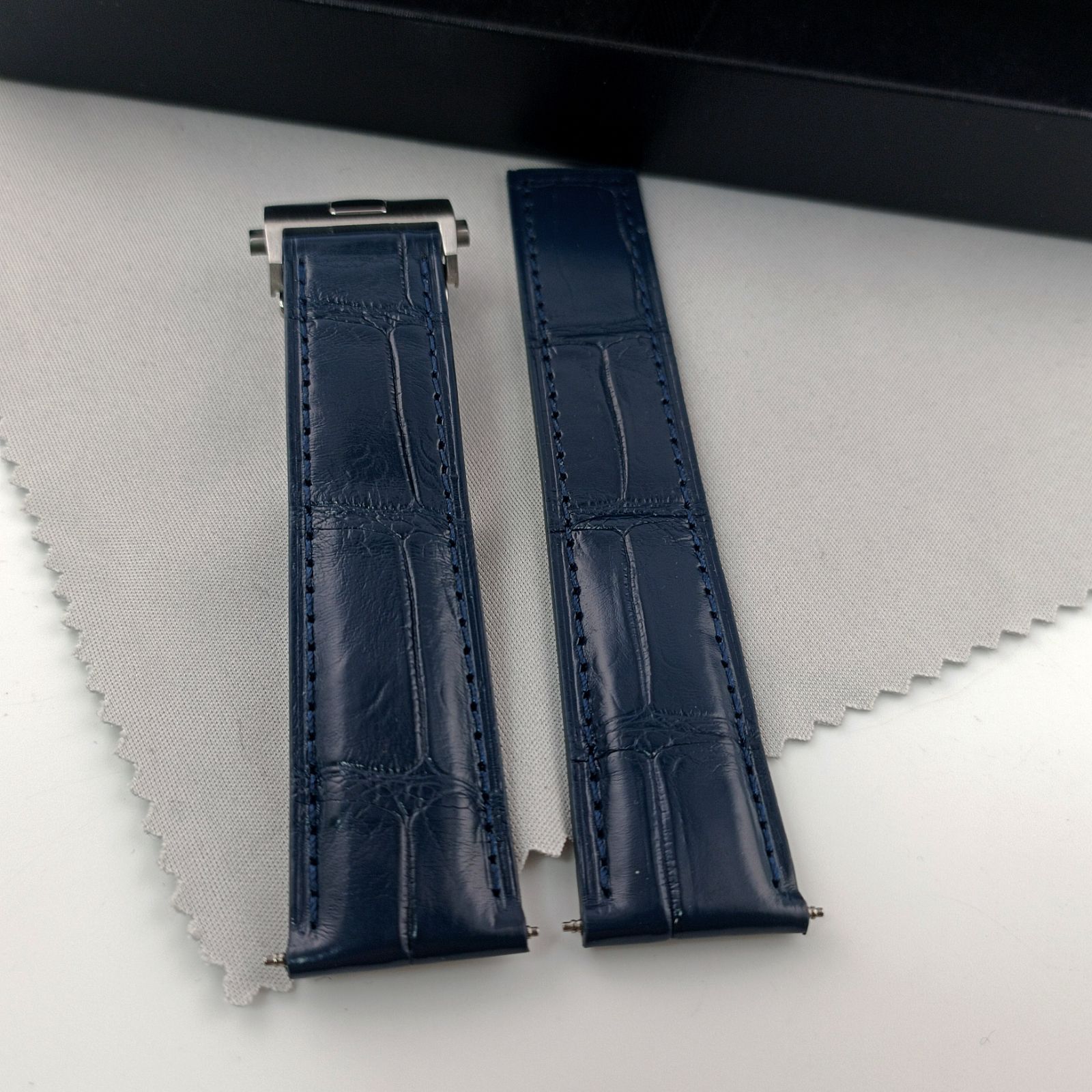 ヒルシュ製ネイビー レザー 裏地ラバーベルト19mm イージークリックD
