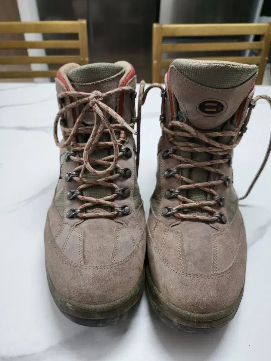 ゴアテックス 登山靴
