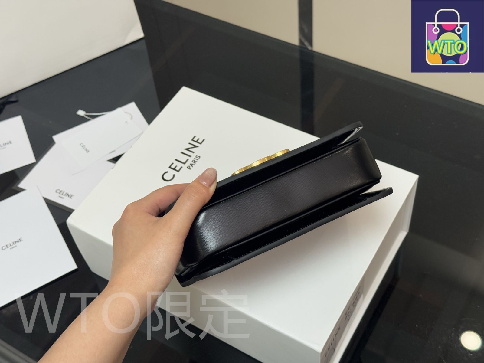 今日特価】Celine セリーヌ トリオンフ シリーズ レザー製で高級
