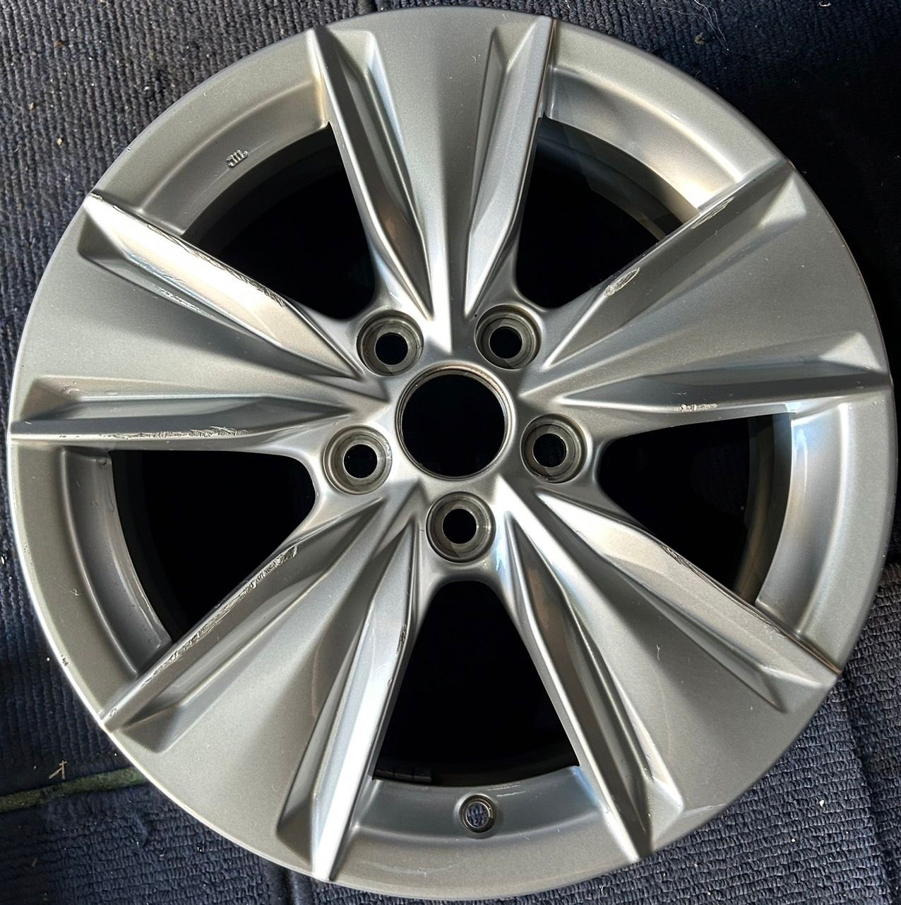 LEXUS UX 純正 17インチ ホイール1本 6.5J 40 PCD114.3 ハブ径約60 No.609