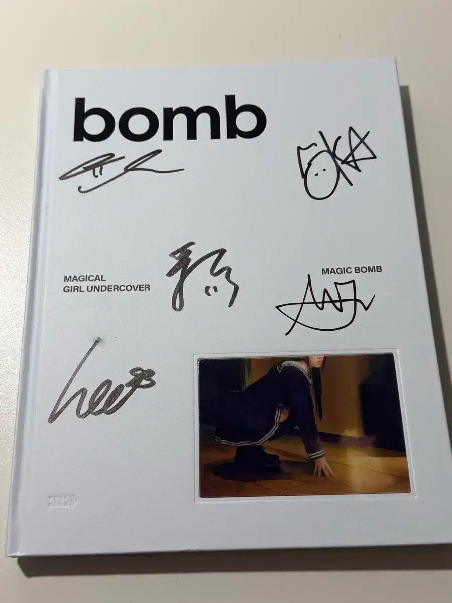 アイレット bomb サイン入り アルバム