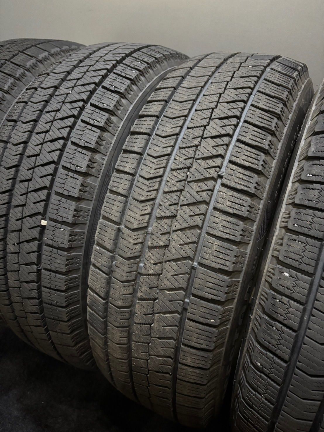 バリ山　BRIDGESTONE ブリザックVRX2 215/60R16 4本 バリ山BRIDGESTONE ブリザックVRX2 215/60R16 4本