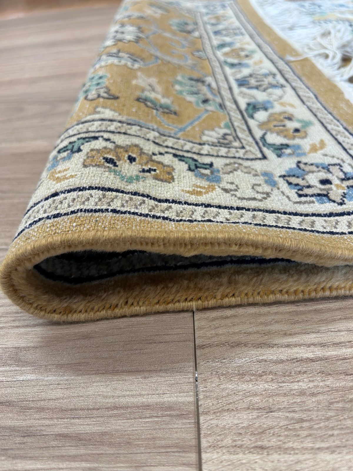 舞踏会後の静寂】パキスタンヴィンテージ絨毯 手織りウール 展示品