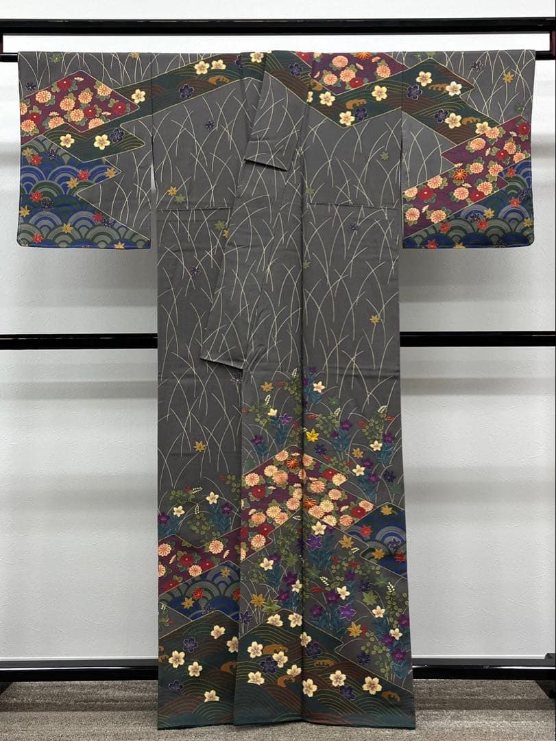 花井幸子 落款入 訪問着 刺繍 金彩 ちりめん 正絹 躾糸付き X415 