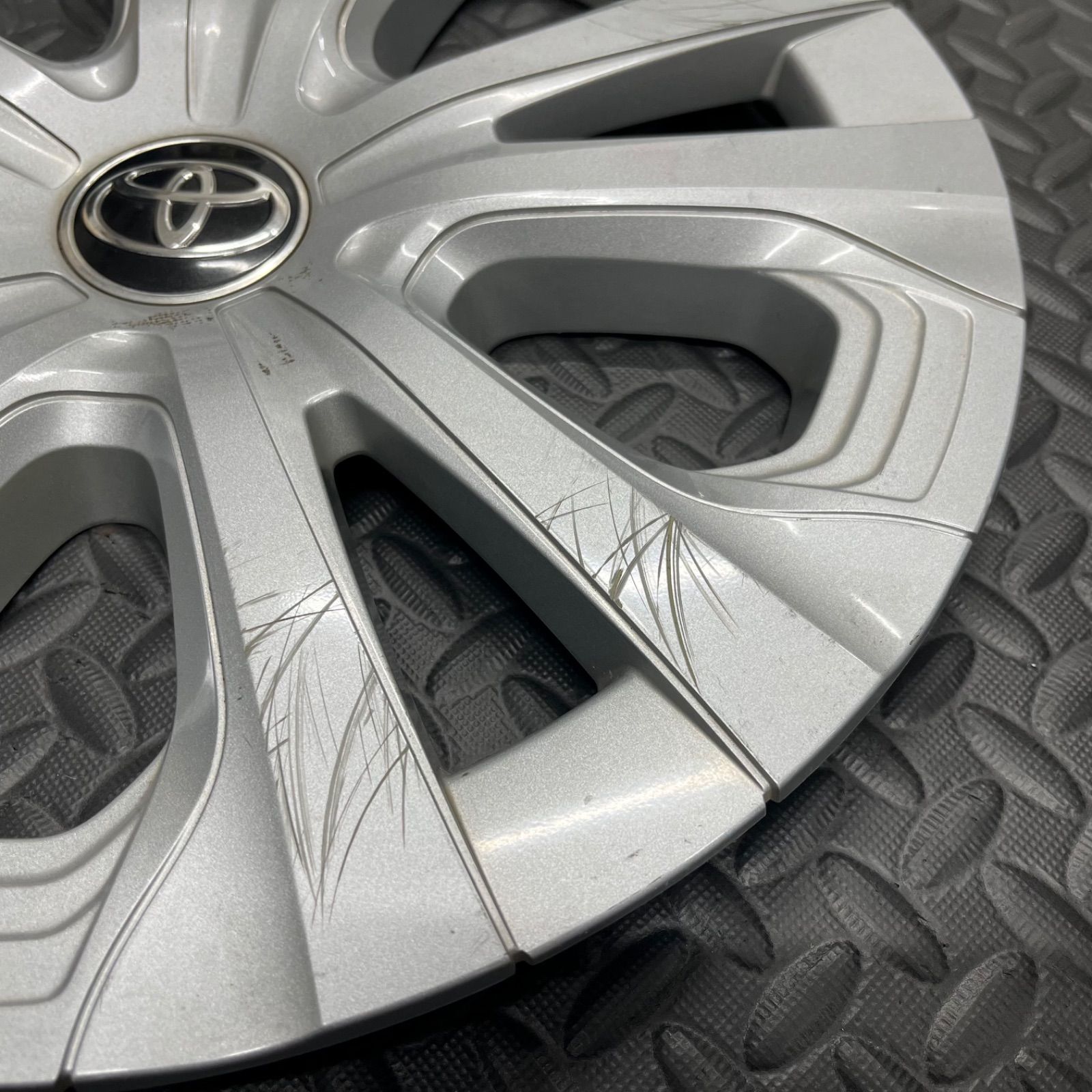 トヨタ プリウス 50系 後期 ホイールキャップ ホイールカバー 純正