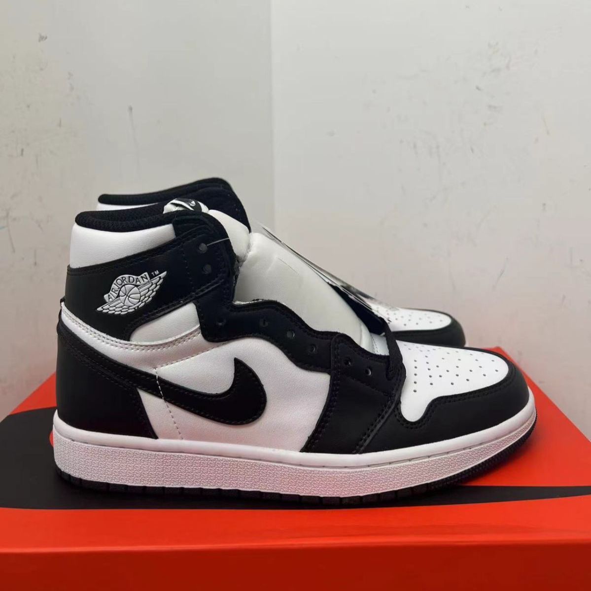 新品未使用 ナイキ Jordan Air Jordan 1 High 85 