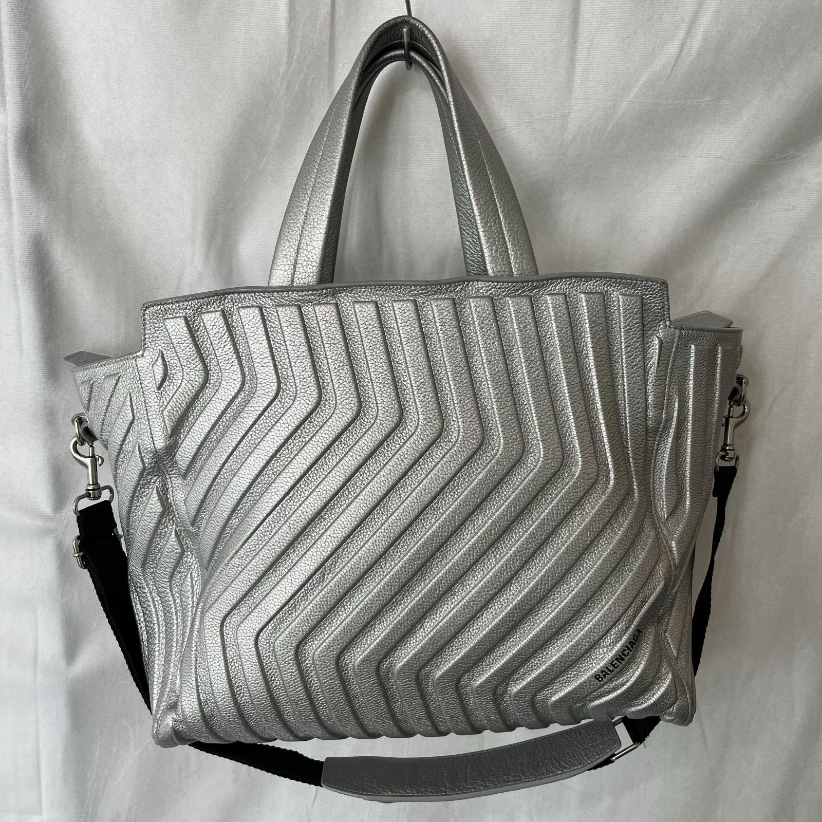 BALENCIAGA バレンシアガ⚫︎693541 8110 R 002123 CAR MEDIUM TOTE BAG Metallic Silver メタリックカラーレザー2way カートート ショルダーバッグ