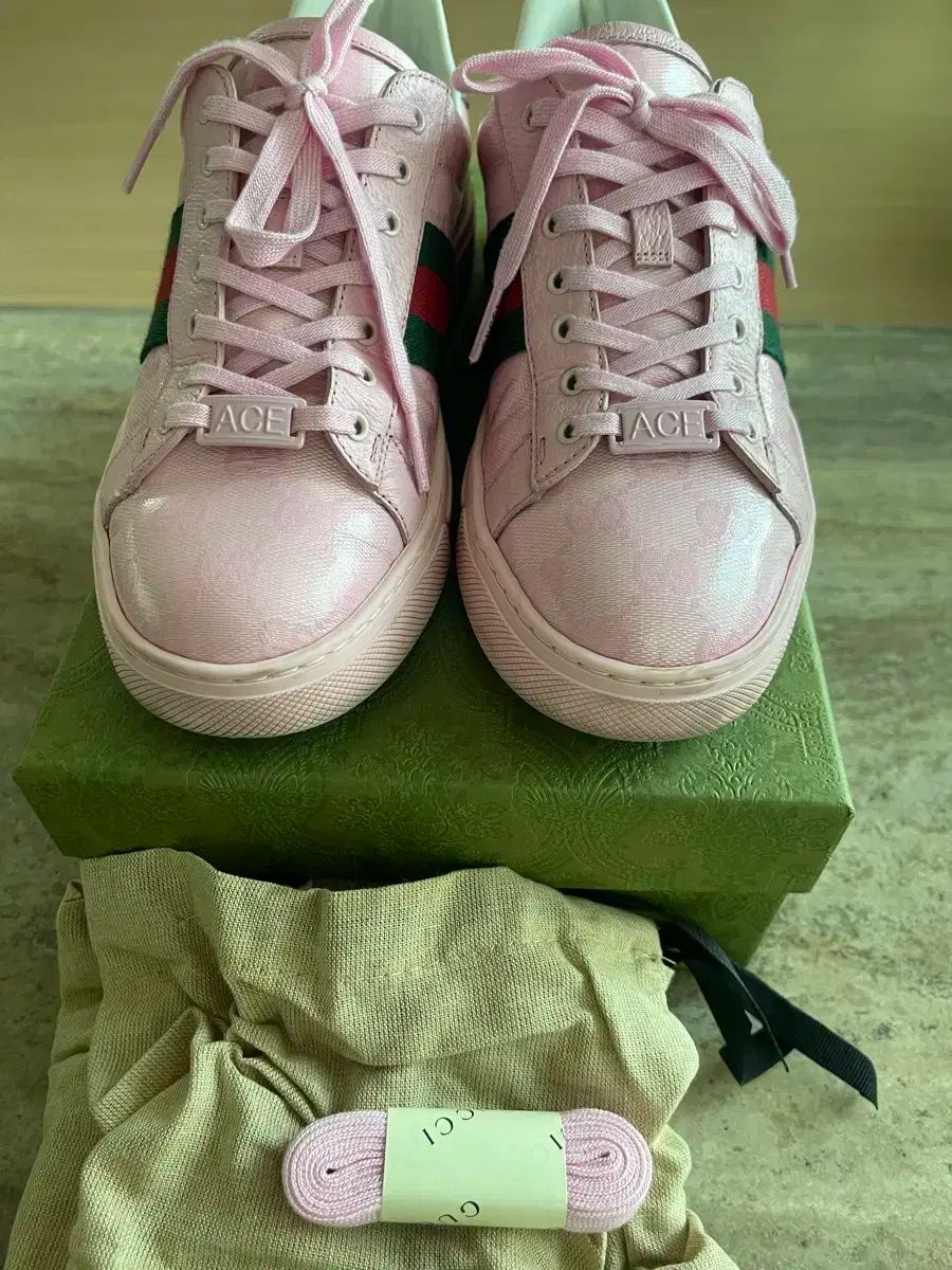 グッチ