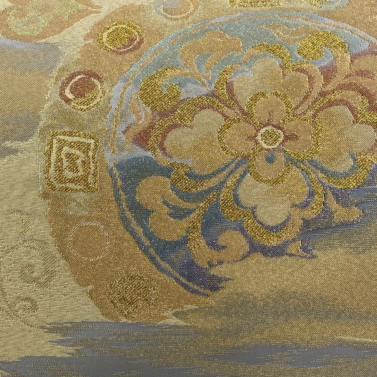 袋帯 秀品 華文 霞 金糸 箔 ベージュ お太鼓柄 正絹