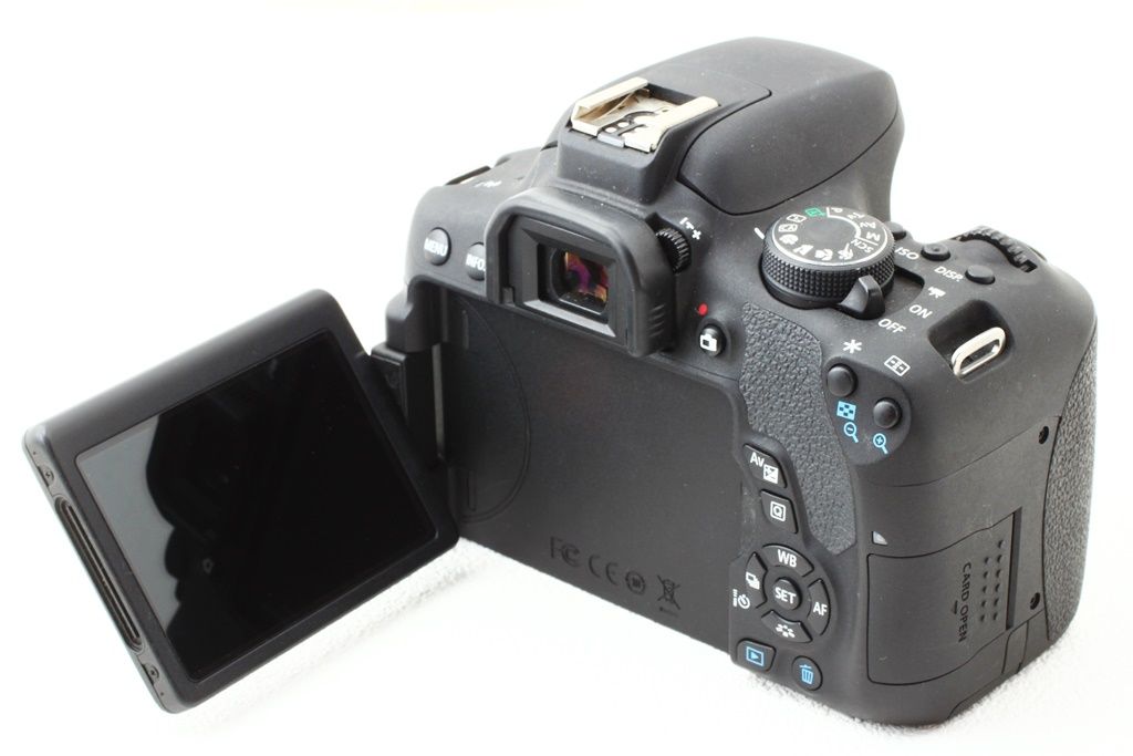 ☆極上品☆ Canon キヤノン EOS kiss X8i ダブルレンズセット ☆極上品☆ Canon キヤノン EOS kiss X8i ダブルレンズセット