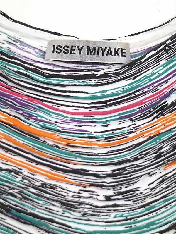 ISSEY MIYAKE　イッセイミヤケ　プリーツトップス　2 ISSEY MIYAKE イッセイミヤケ 19SS Traces of Hands マルチカラー