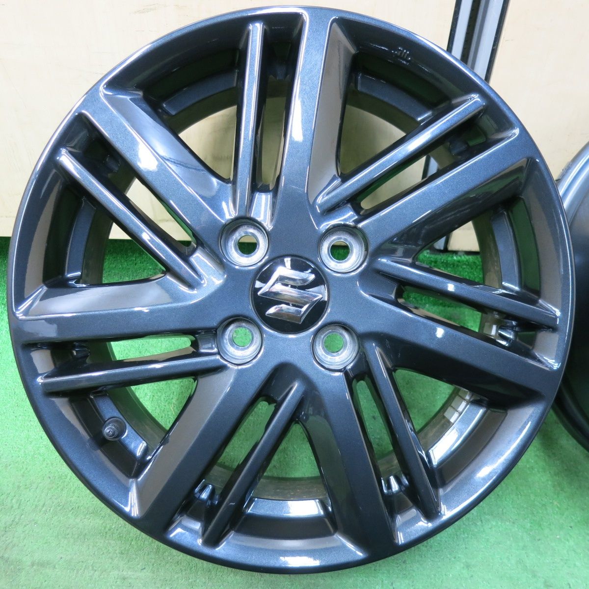 スズキ ソリオ 15インチ 純正 アルミホイール No.2 新車外し 楽天市場】スズキ ソリオ バンディット 純正アルミホイール 15インチ 4