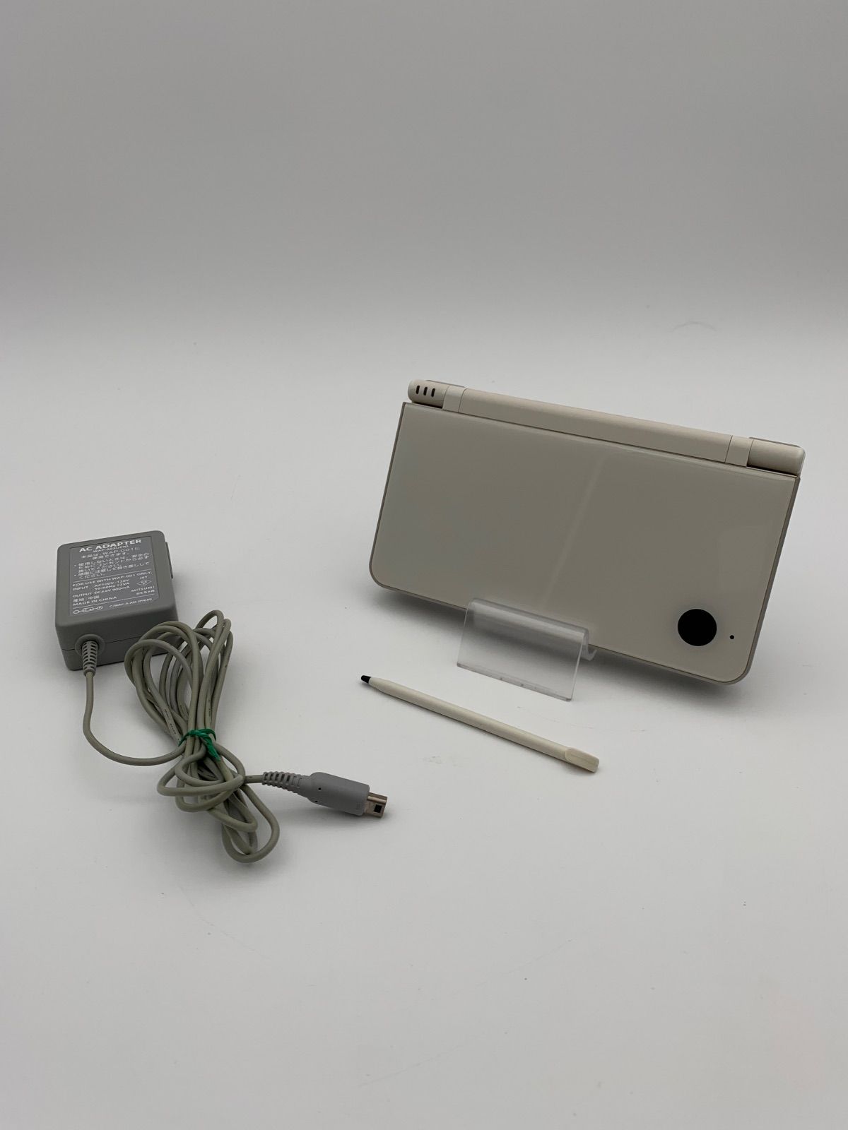 任天堂 ニンテンドーDSi LL 本体 UTL-001 動作確認済み 初期化 任天堂 ニンテンドーDSi LL 本体 UTL-001 動作確認済み 初期化