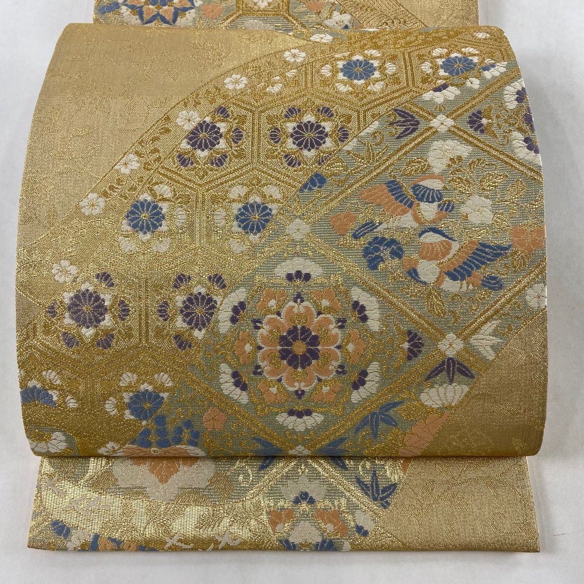 袋帯 美品 秀品 華文 草花 唐織 金糸 金色 六通 正絹 【中古】 - メルカリ