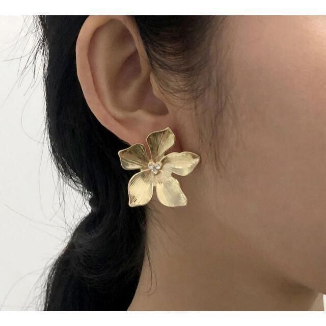 ウェディング ピアス ゴールド 花 - アクセサリー