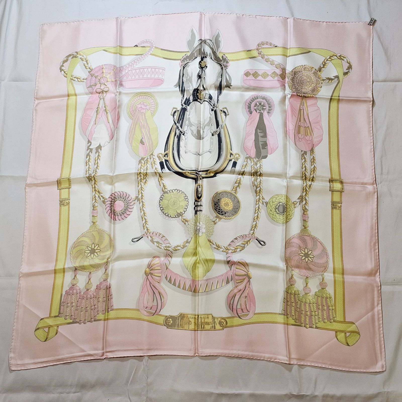 エルメス カレ 90 Frontaux et Cocardes 頭絡とコカルド エルメス カレ 90 Frontaux et Cocardes 頭絡とコカルド