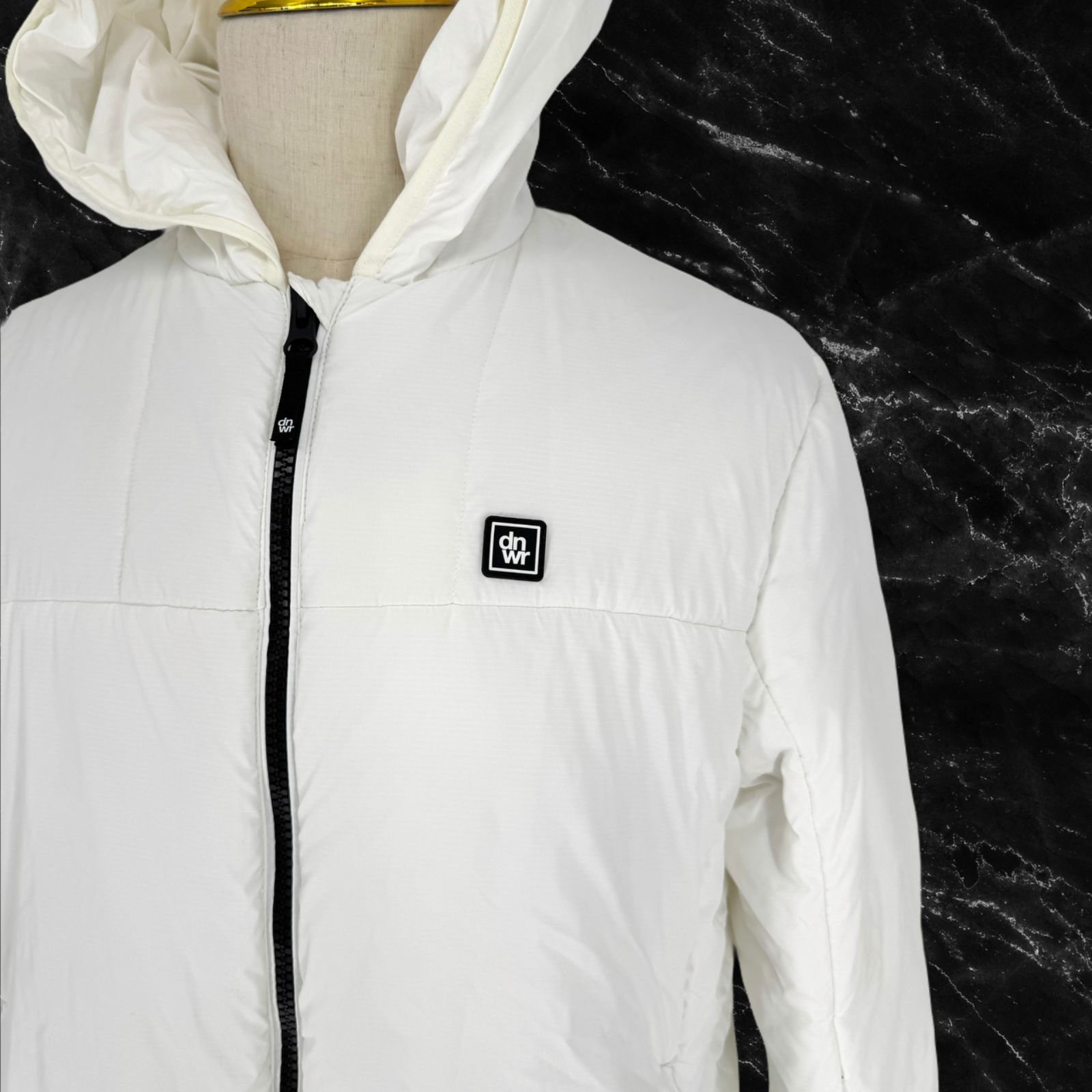 ZARA ダウンジャケット ホワイトフード付き ZARA フード付きダウン