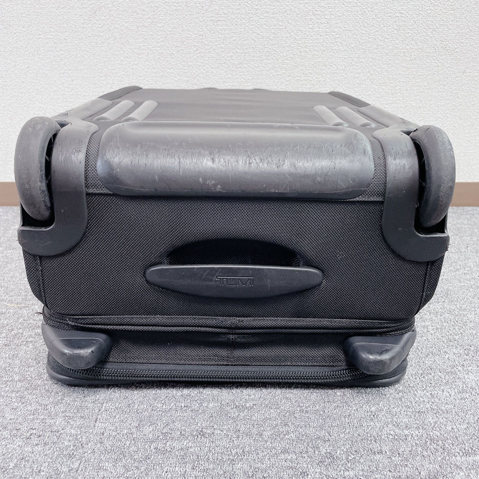 TUMI 22インチ キャリーケース ソフト 機内持ち込みサイズ 22022DH