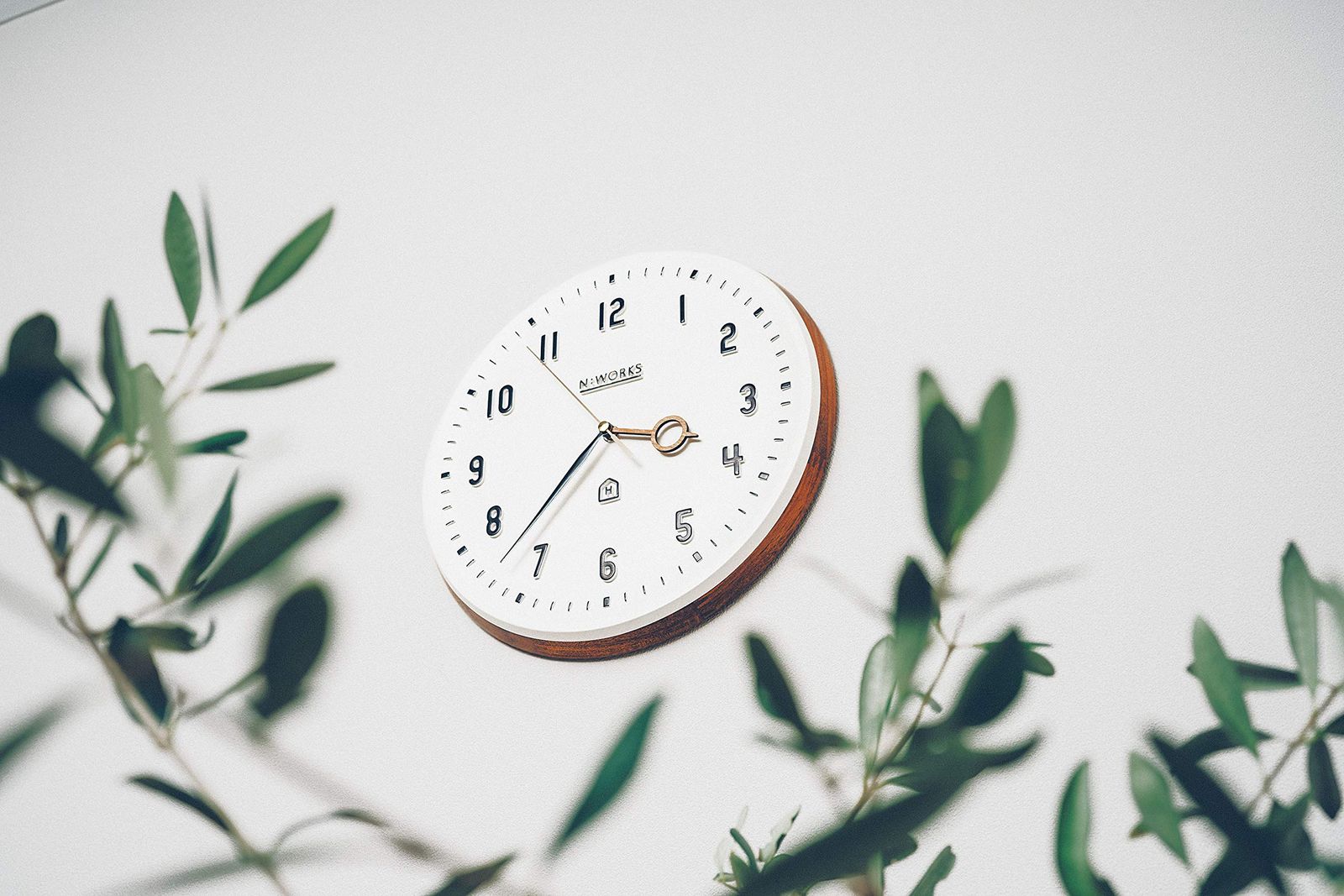 インターフォルム 掛け時計 ケンピ CL-3931 ホワイト ブラック 木 スイープムーブメント