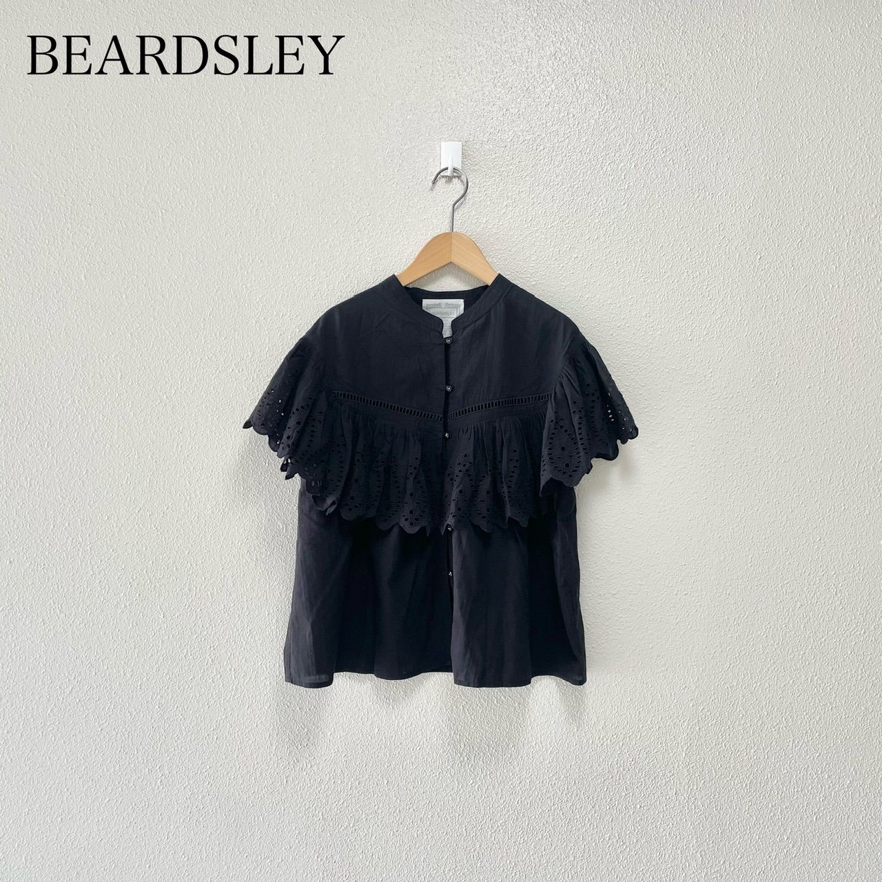 新品未使用　BEARDSLEY ギャザーレースブラウス BEARDSLEY ビアズリー ギャザーレースブラウス - メルカリ