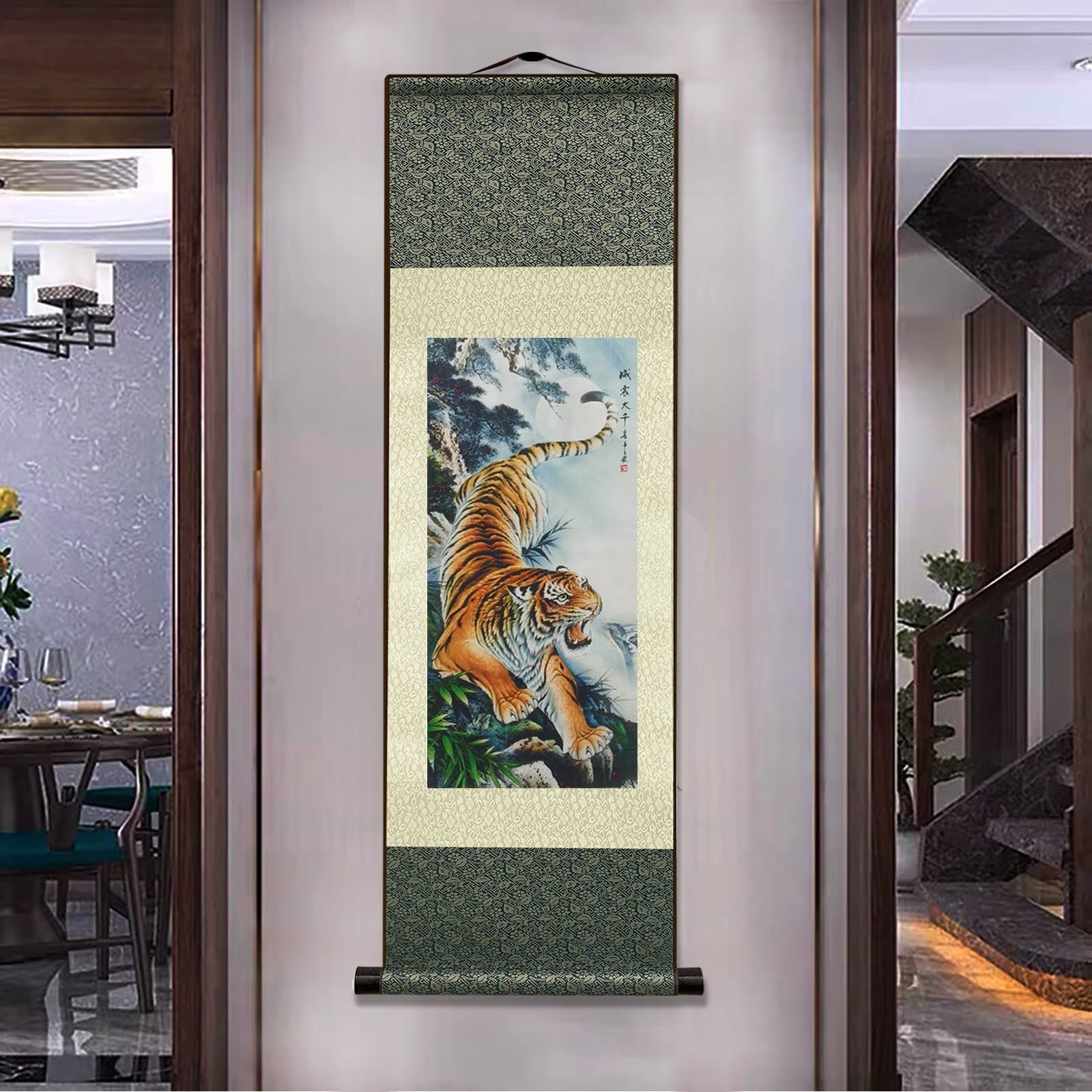 中国美術 林春山 威震山河 虎 虎書画 肉筆 牌 掛け物 絹画 絵 飾り物 