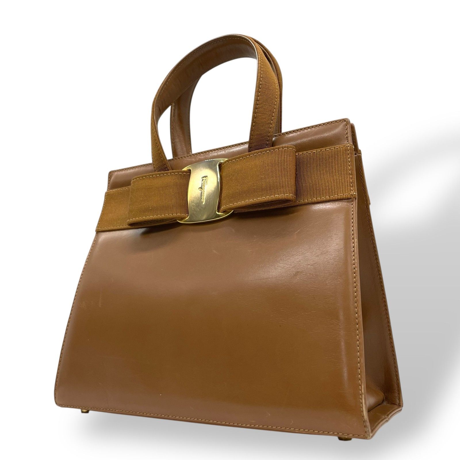 【極美品】フェラガモ ハンドバッグ ヴァラリボン ロゴ 金具 ブラック レザー 極 美品 袋付 Salvatore Ferragamo サルヴァトーレフェラガモ