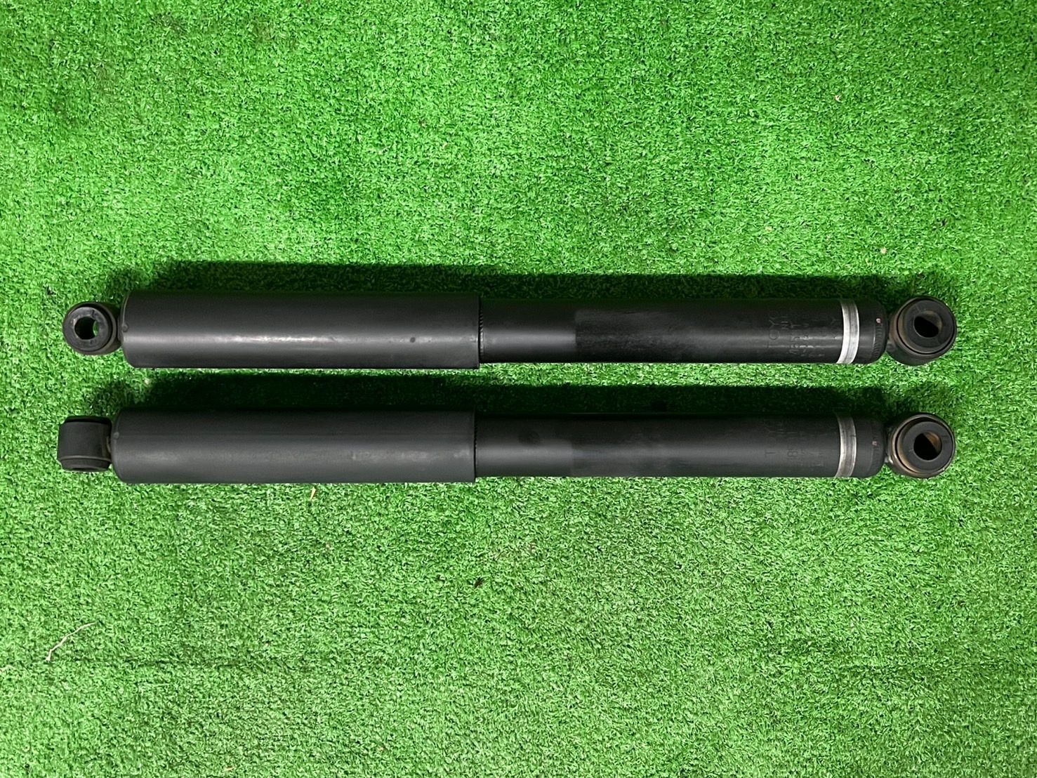 程度良好品!! トヨタ 200系 ハイエース 4型 5型 6型 純正 ショックアブソーバー 品番 48531-26A10 1台分 車検用 交換用 倉庫 FFCRYSTALESIA_COM