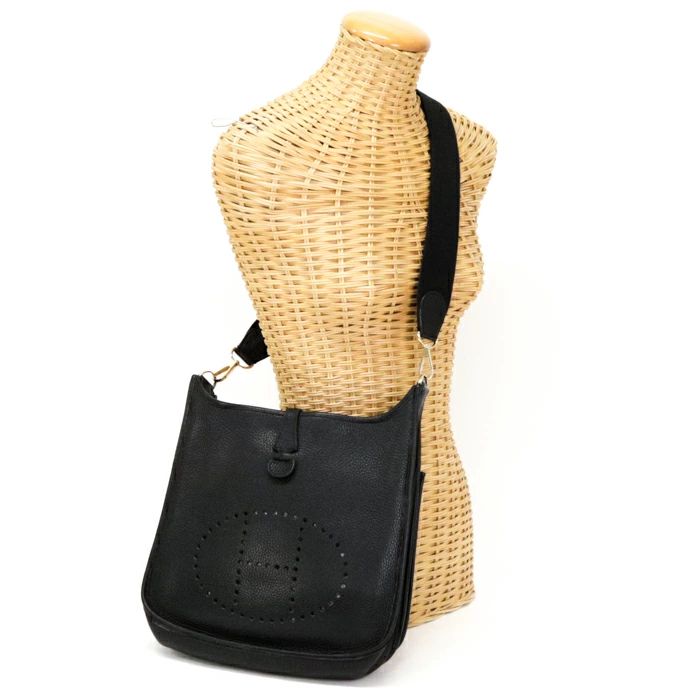 【Bランク】 エルメス HERMES エブリン (エヴリン) PM 2 (ドゥ) トゴ (レザー) GD金具 □H刻印 2004年 ショルダーバッグ クロスボディ 斜め掛け 肩掛け Hロゴ レディース メンズ ノワール (ブラック) 正規品 中古 mbj19004 エルメス HERMES エブリン (エヴリン) PM 2 (ドゥ) トゴ (レザー) GD