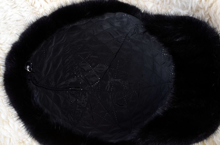 ☆新品 限定☆毛皮の宝石ミンクだ人気のキャップ 黒 ☆男女兼用☆毛皮