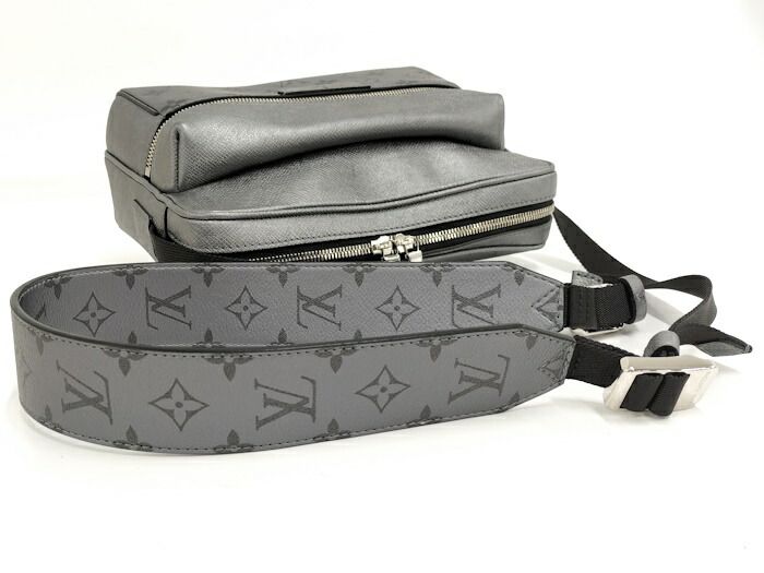 LOUIS VUITTON アウトドアメッセンジャーPM ショルダーバッグ