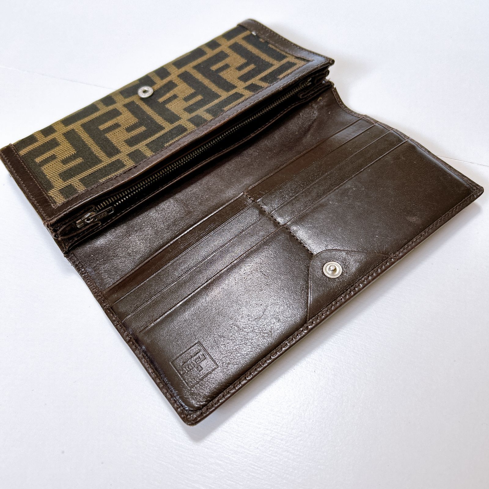 未使用品✨ FENDI フェンディ ズッカ柄 二つ折り 長財布 付属品付き FENDI フェンディ ズッカ柄 長財布（小銭入れあり） PVC