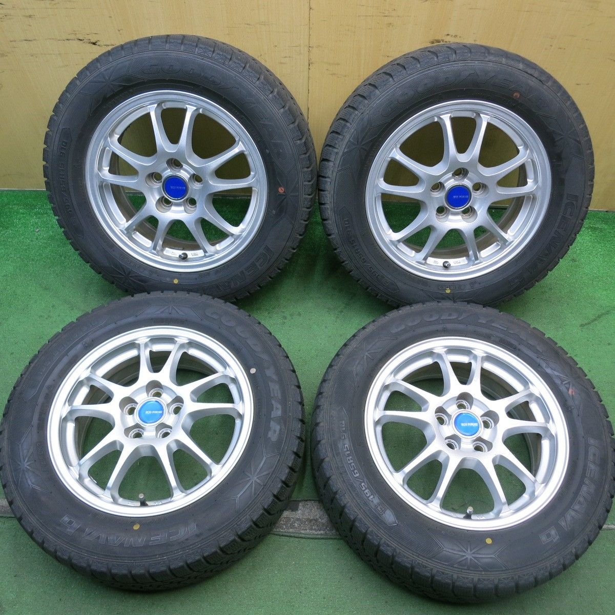 バリ溝 14インチ スチールホイール スタッドレスタイヤ付き 165/70R14