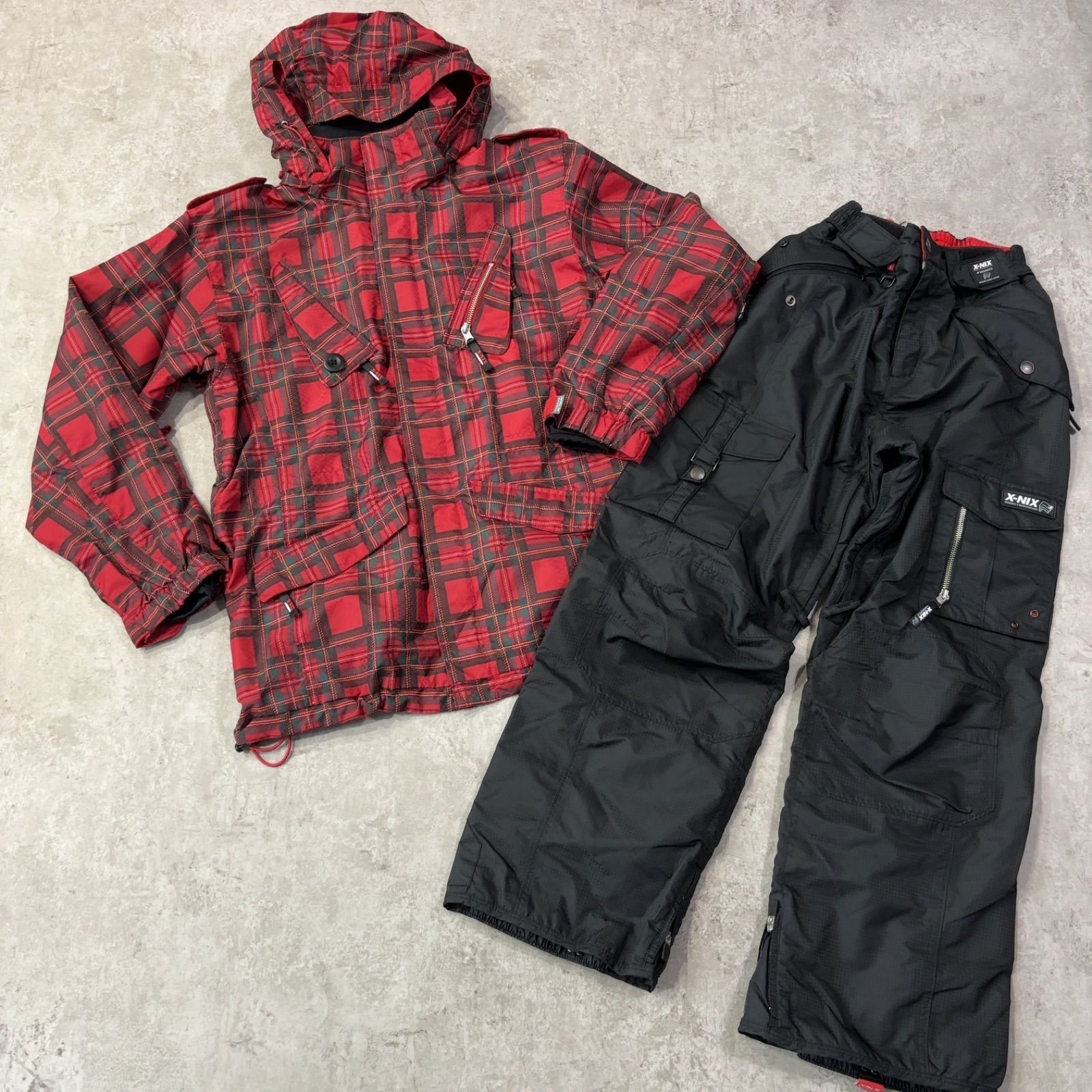 X-NIX エクスニクス レディース スノーボードウェア 上下セット チェック柄ジャケット ブラックパンツ セットアップ ウィンタースポーツ スキーウェア フェニックス 雪遊び 上M下S