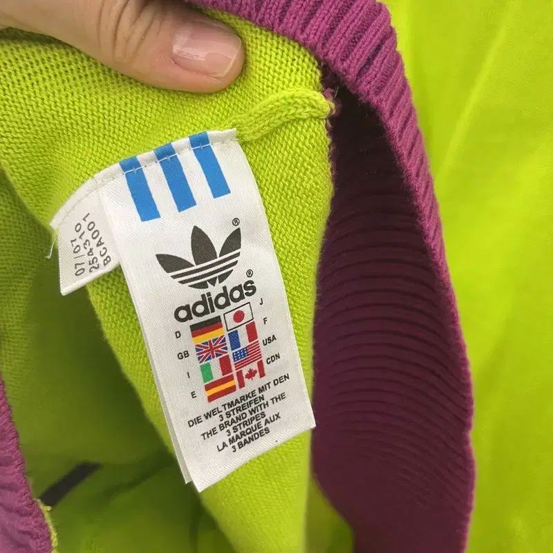 ピンクロゴ ライムグリーン