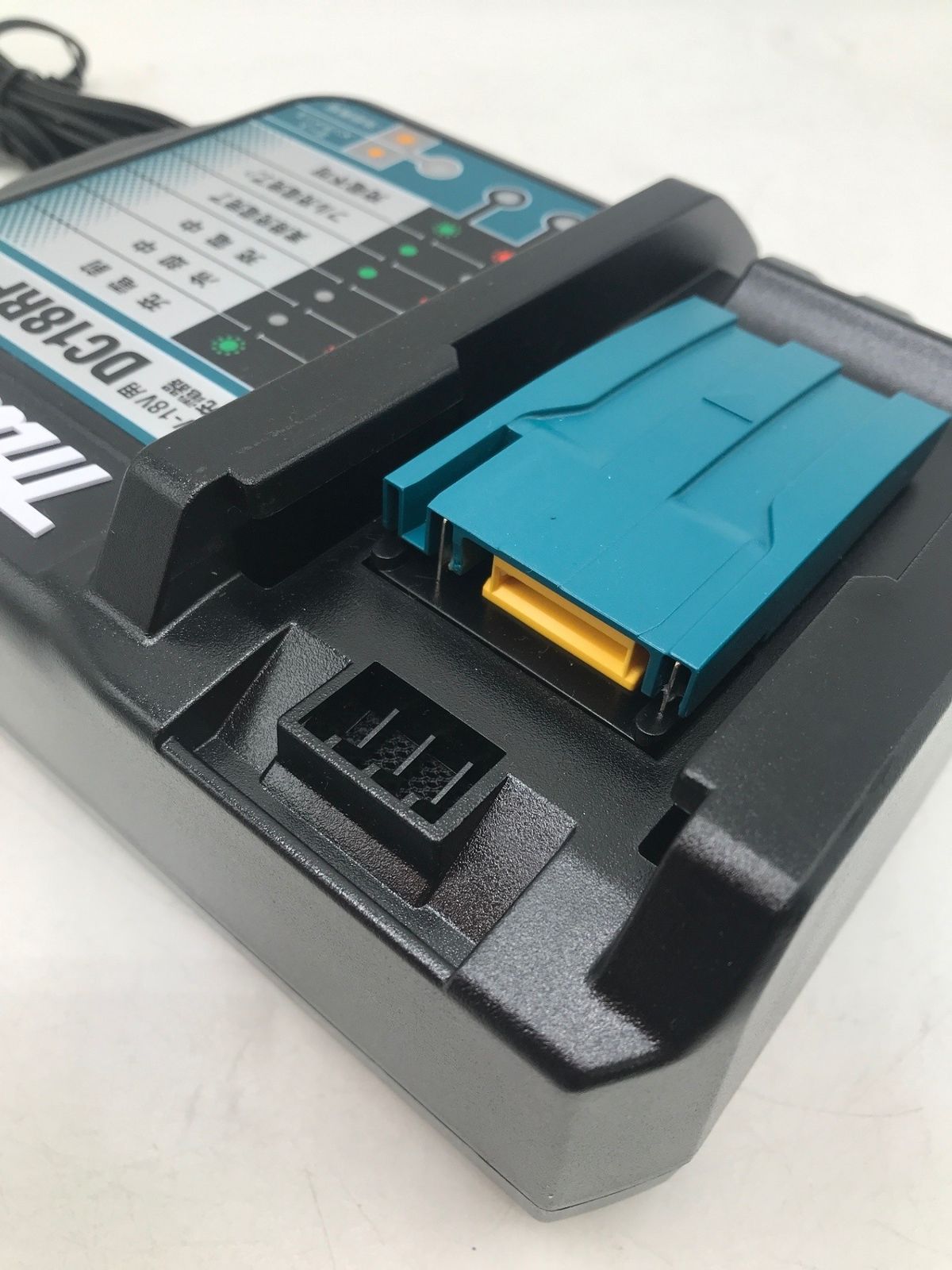未使用】☆Makita/マキタ 14.4v/18v リチウムイオンバッテリ用 未使用】☆Makita/マキタ 14.4v/18v リチウムイオンバッテリ用