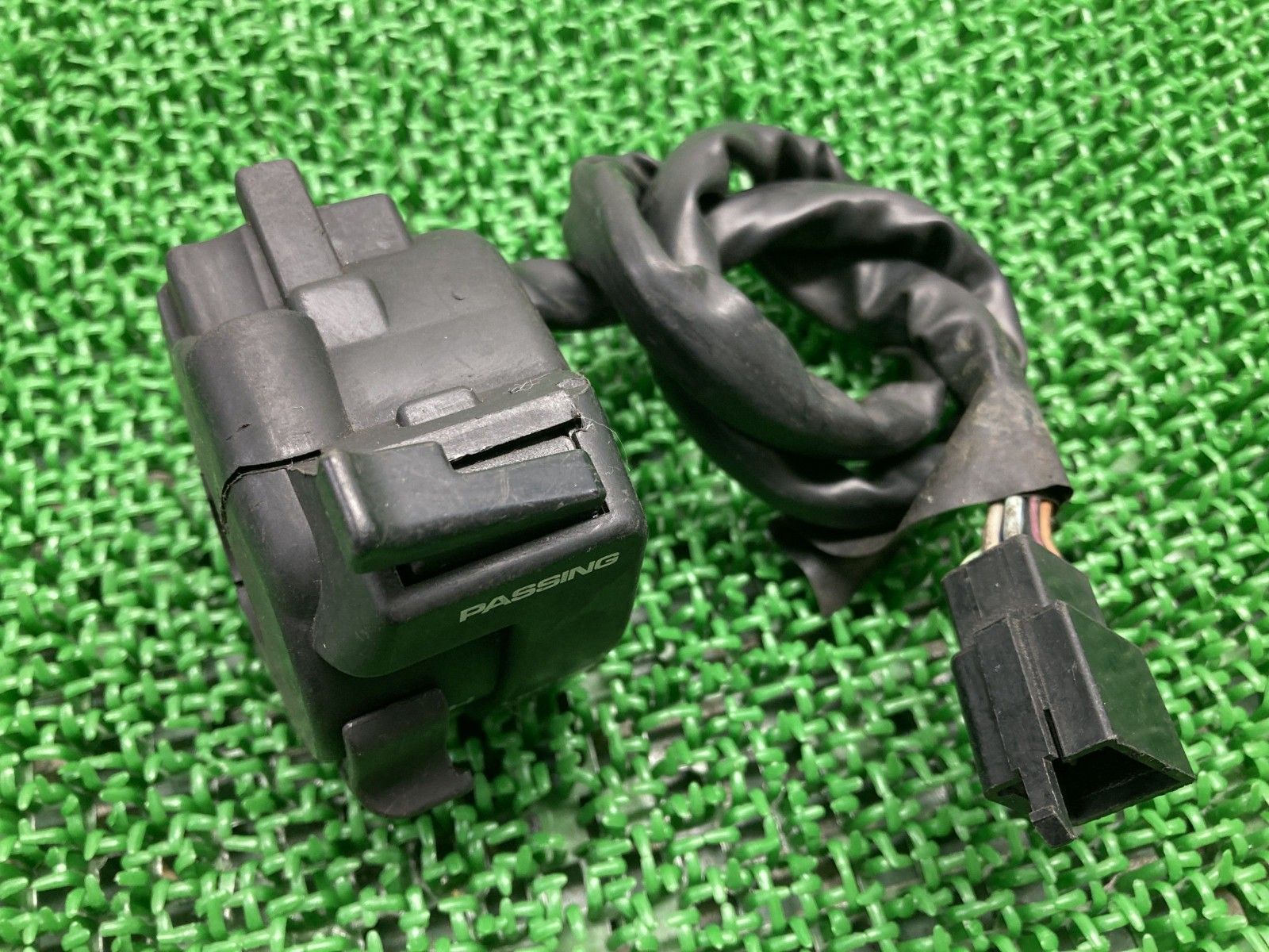 NSR250R ハンドルスイッチ 左 ホンダ 純正 バイク 部品 MC21 スイッチボックス コケキズ無し 品薄 品 車検 Genuine uU