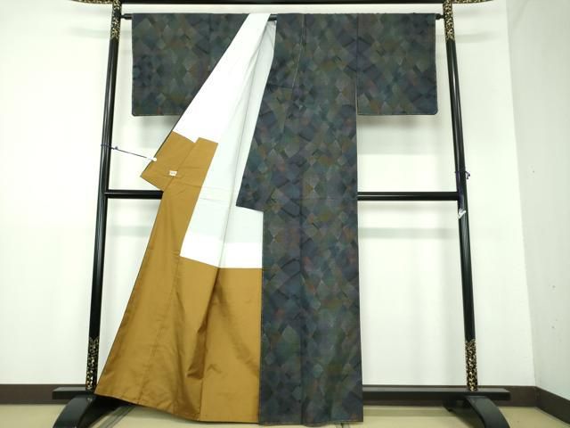 平和屋着物○本場大島紬 9マルキ 変わり菱文 まるやま扱い 正絹 逸品 未