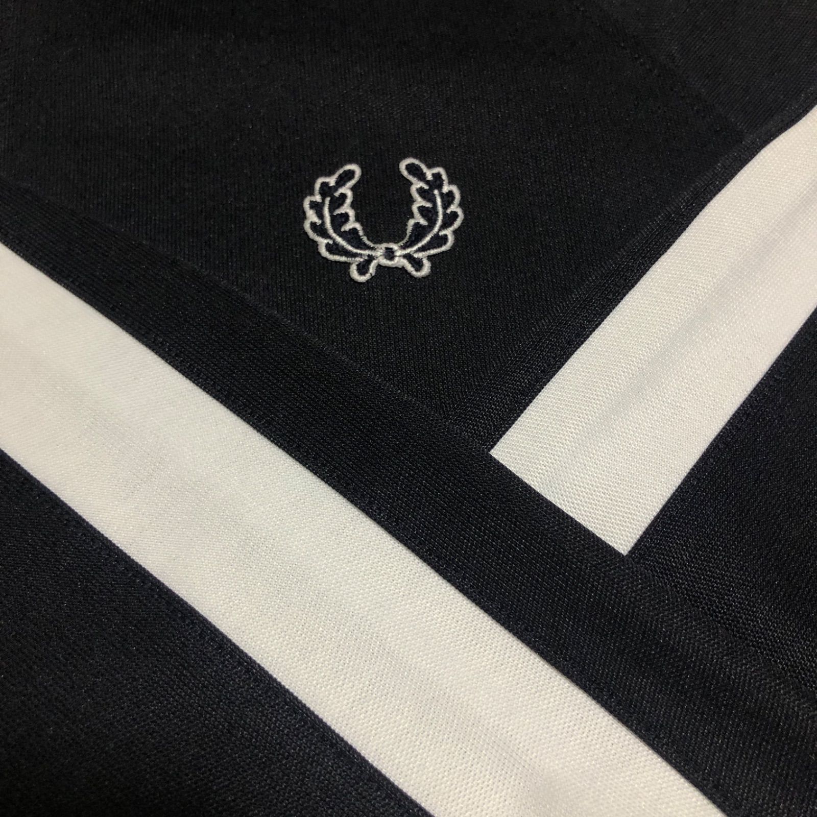 美品⭐️Fred Perry トラックジャケット/ジャージ S 刺繍月桂樹
