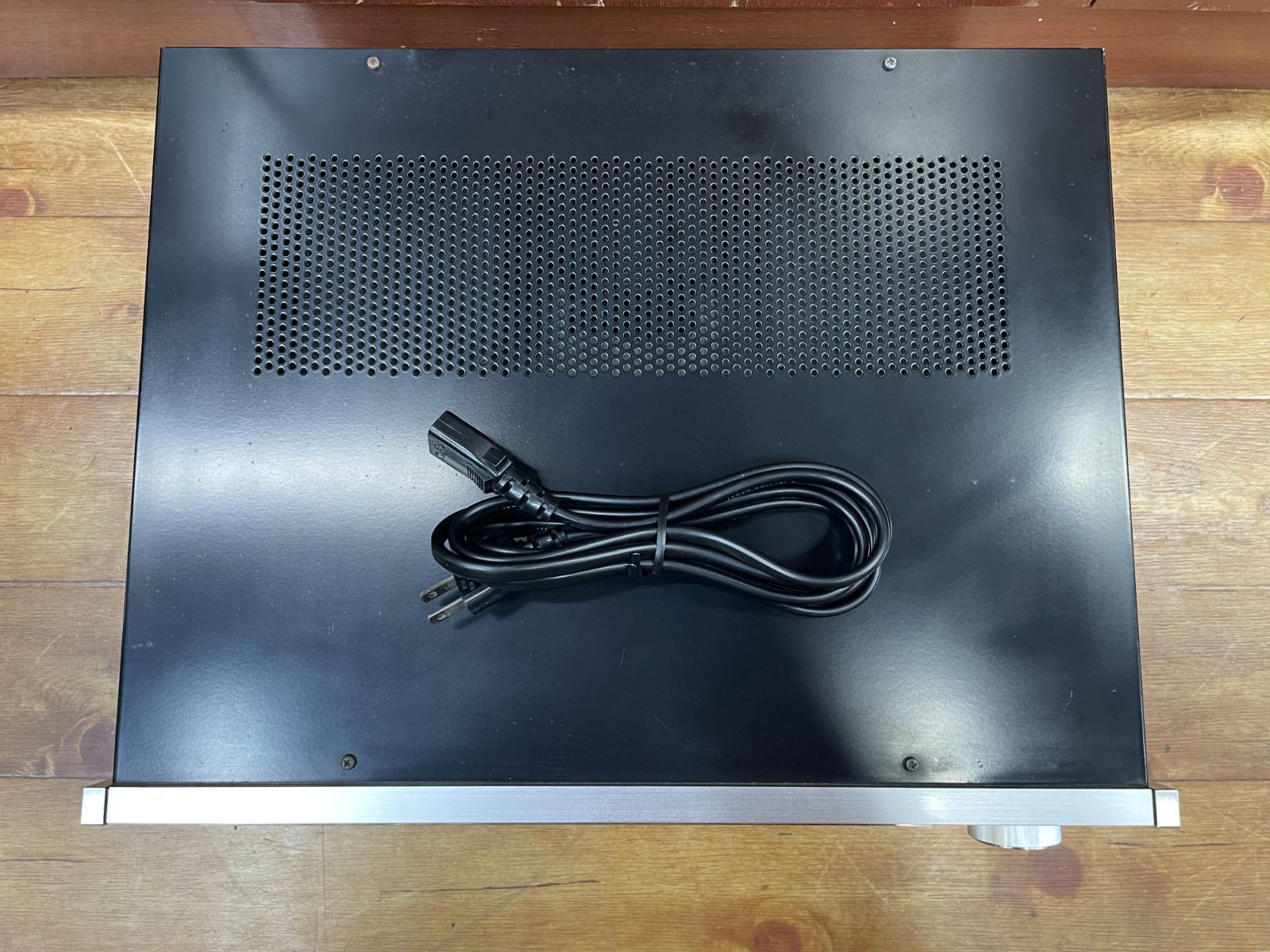 アキュフェーズ FMステレオチューナー