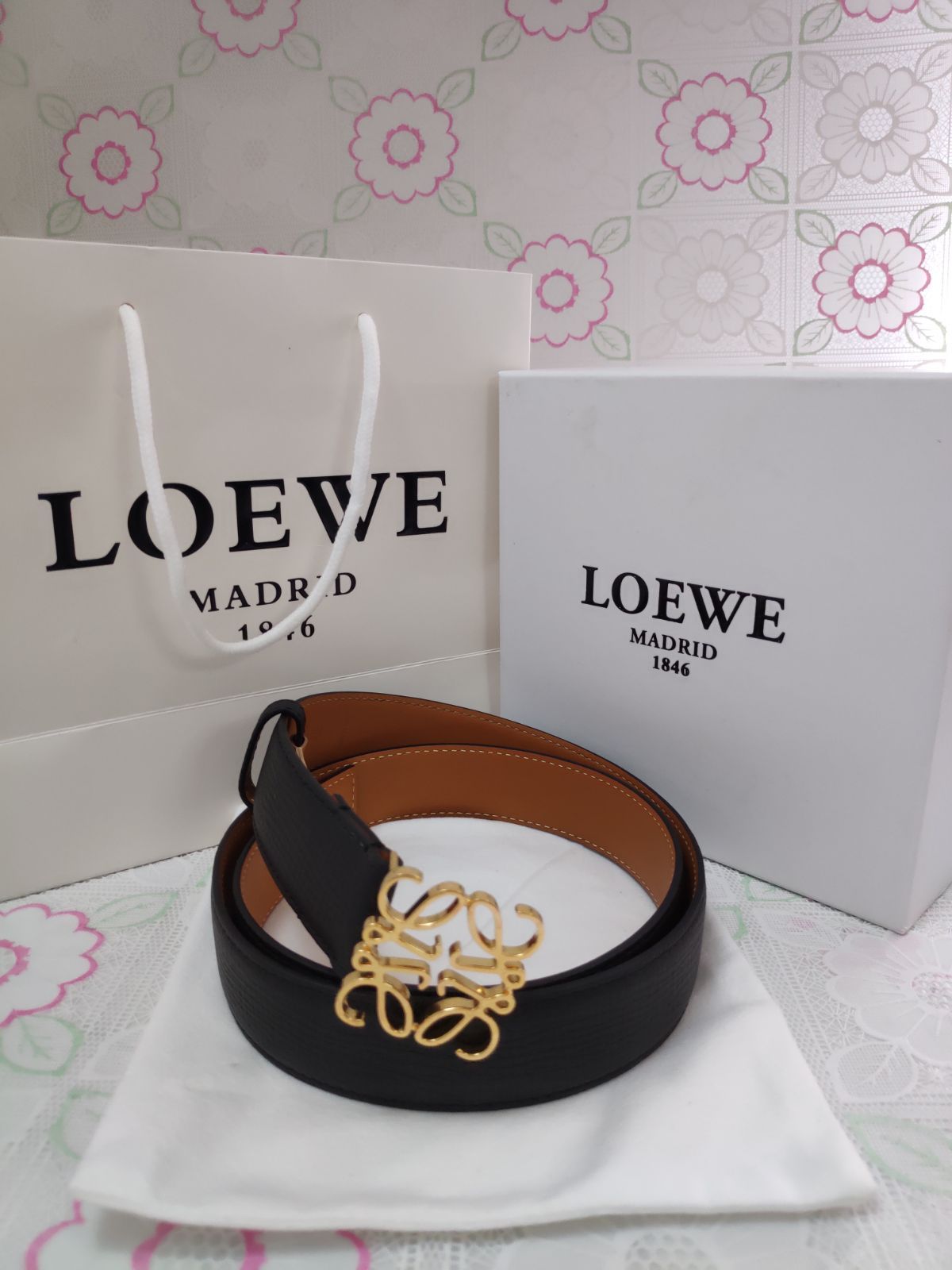 超人気✨LOEWE/ロエベ レザーベルト 金色金具 アナグラム